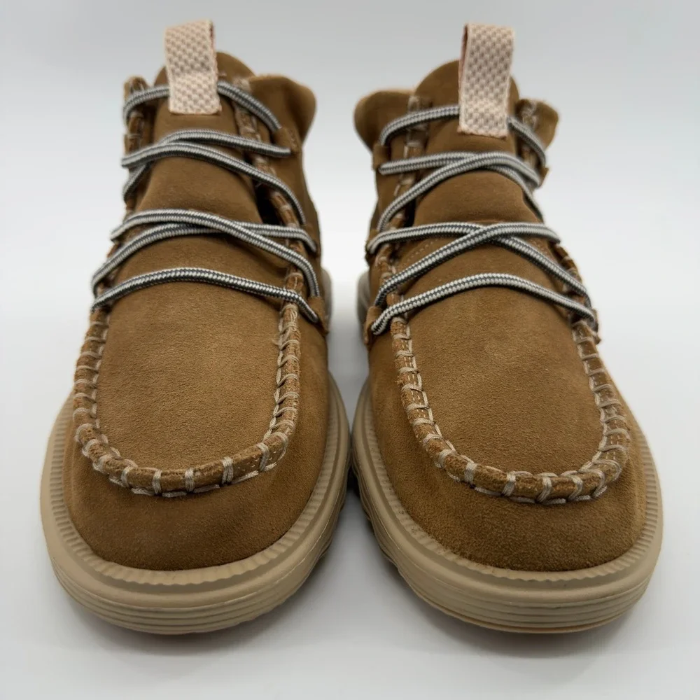 Hey Dude Reyes Suede Tan Women 9 Ankle Boots Mid Top Chukka